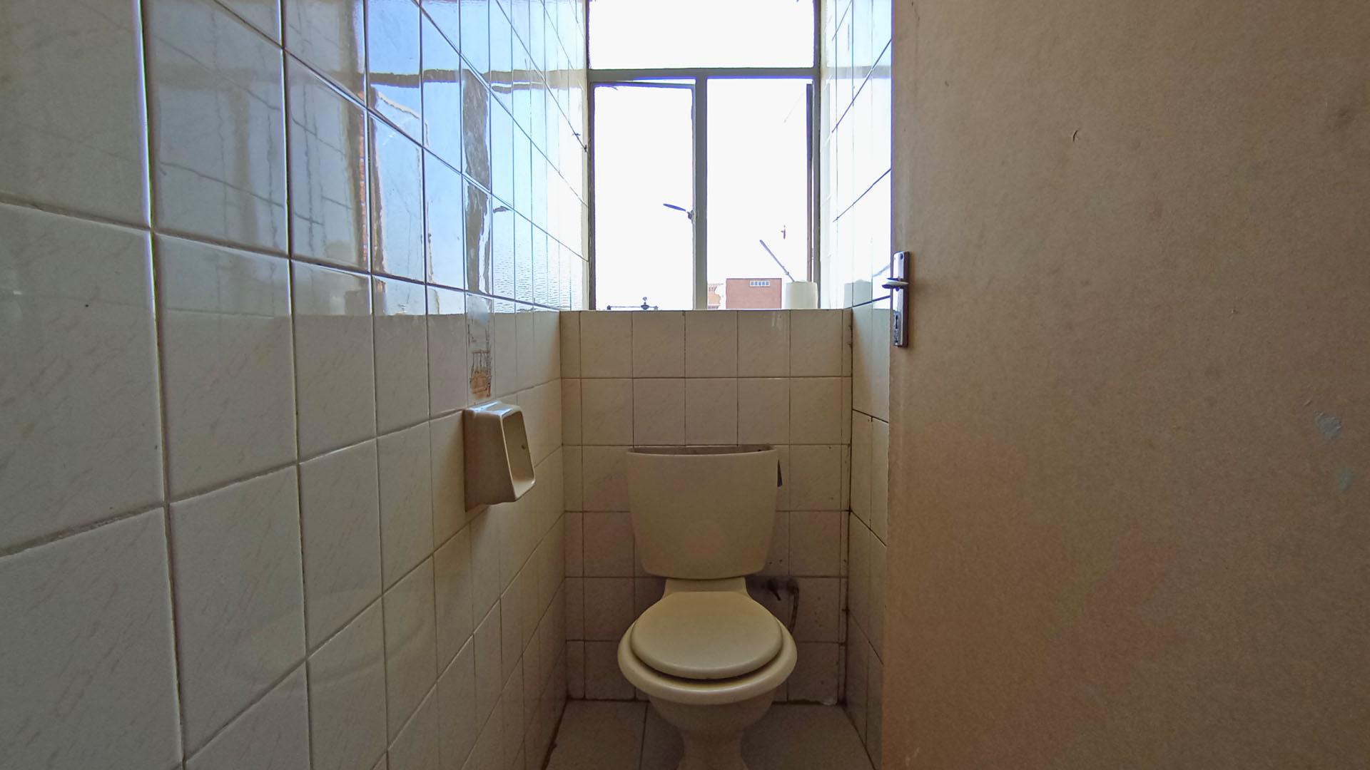 Bathroom 1 - 6 square meters of property in Arcadia