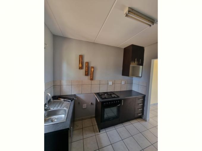 2 Bedroom Apartment for Sale For Sale in Dawn Park - MR688392