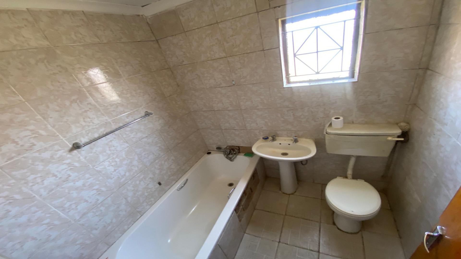 Bathroom 1 of property in Geluksdal