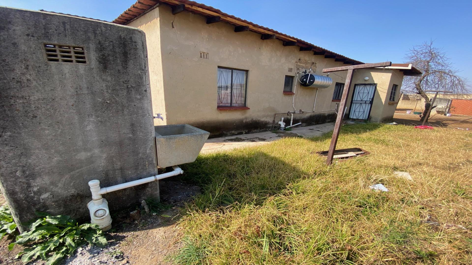 Backyard of property in Geluksdal