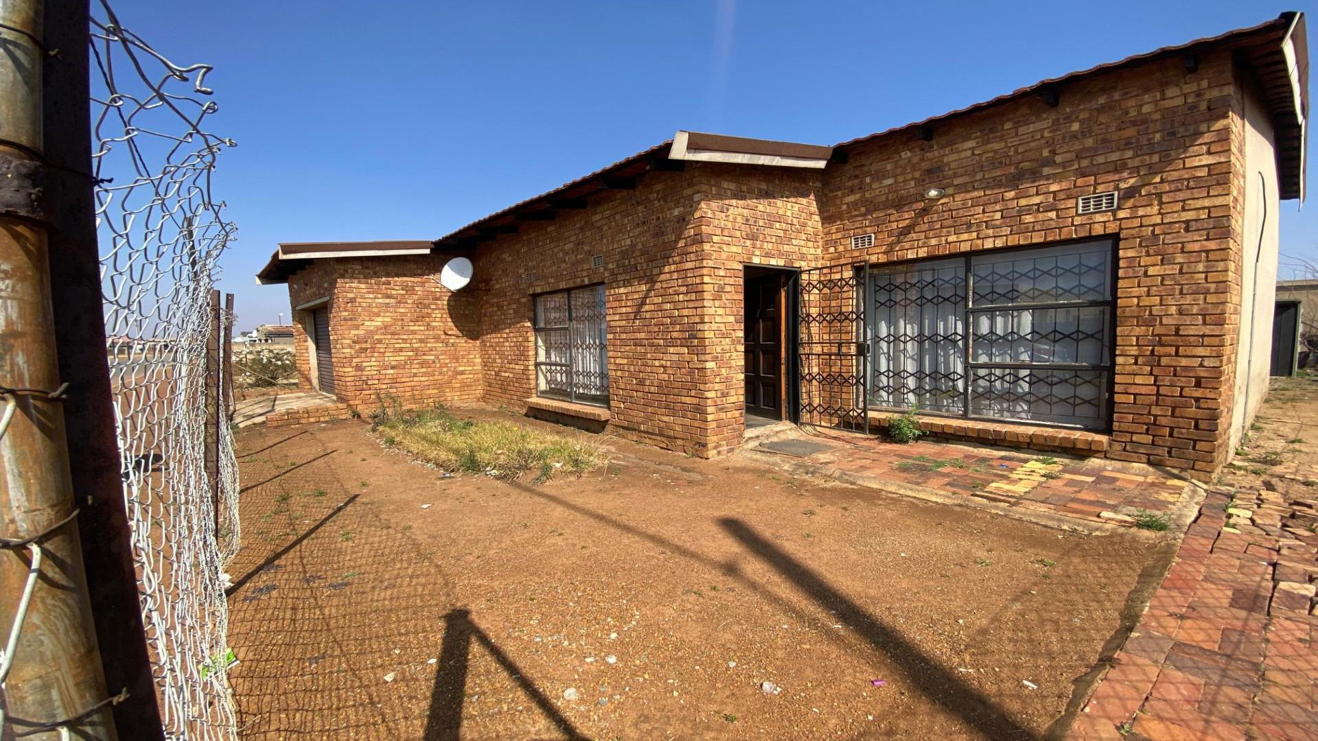 Front View of property in Geluksdal