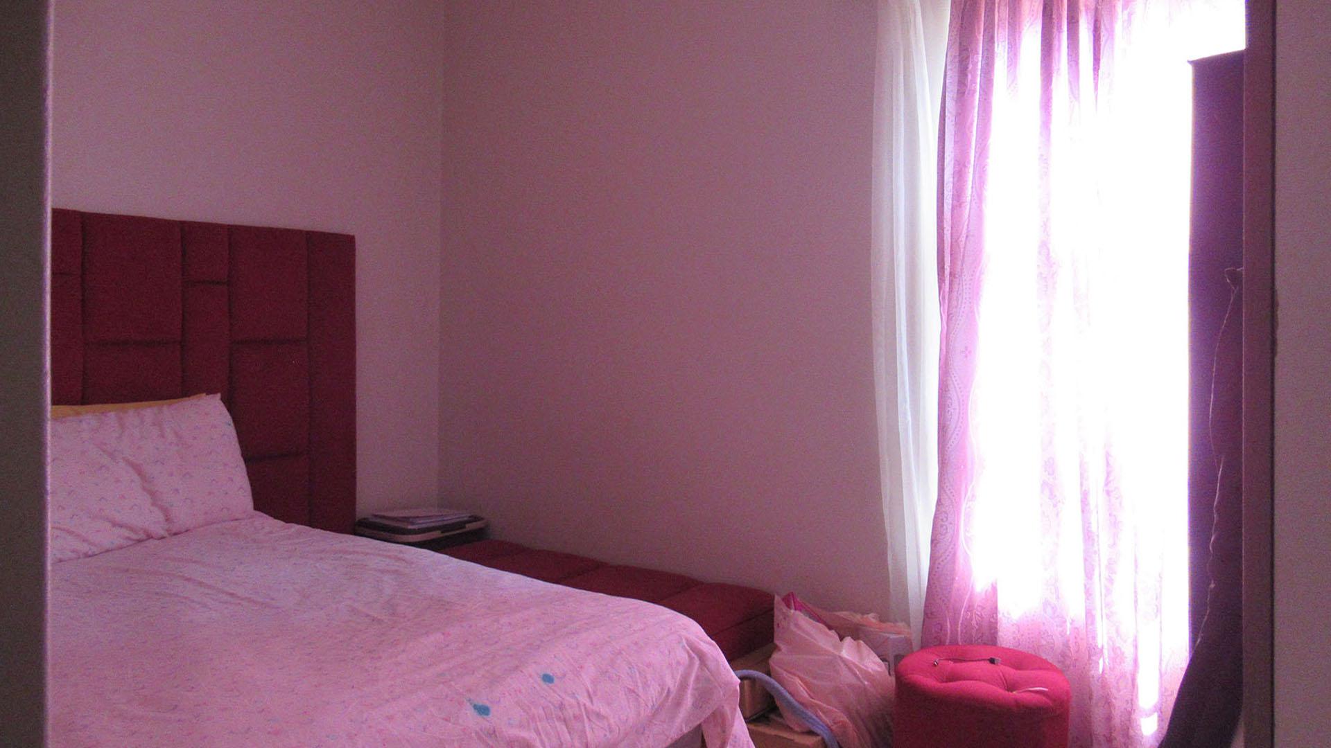 Bed Room 2 - 10 square meters of property in Lehae