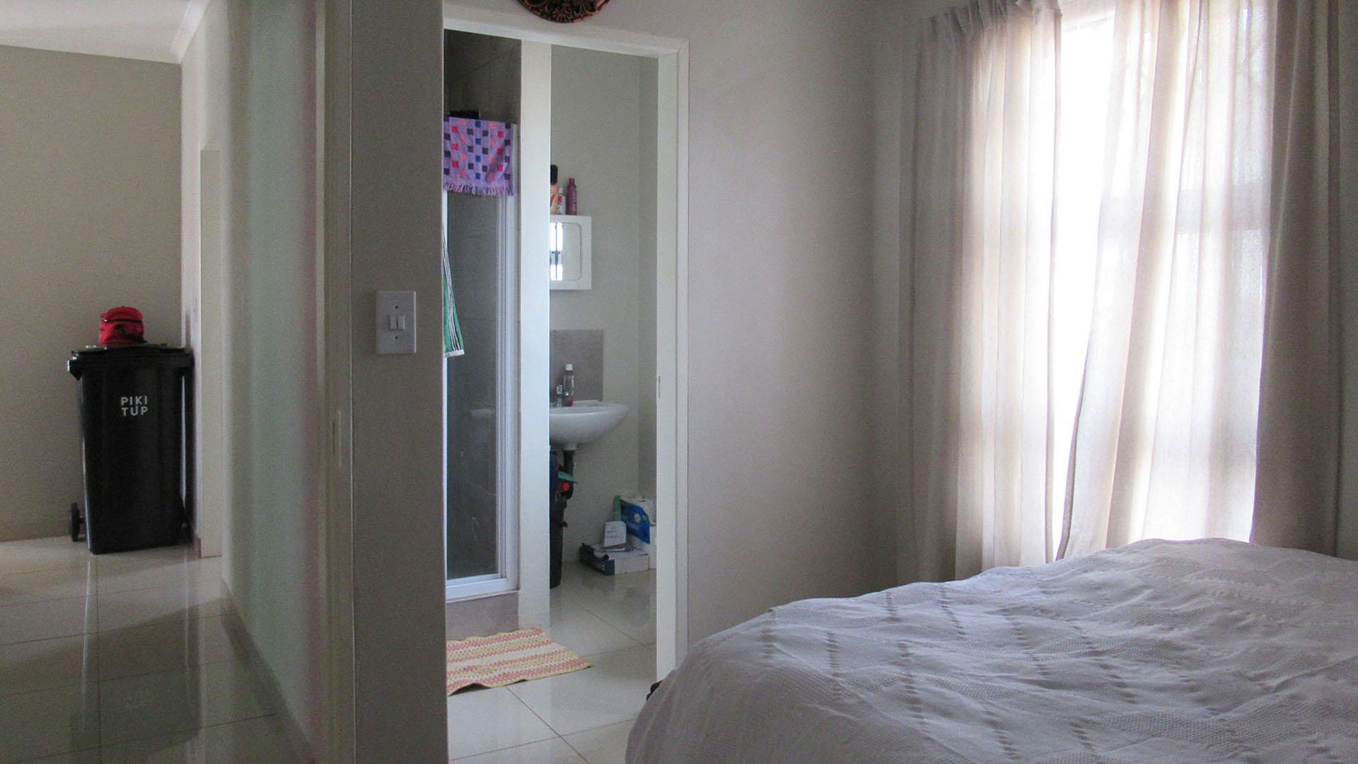 Main Bedroom - 11 square meters of property in Lehae