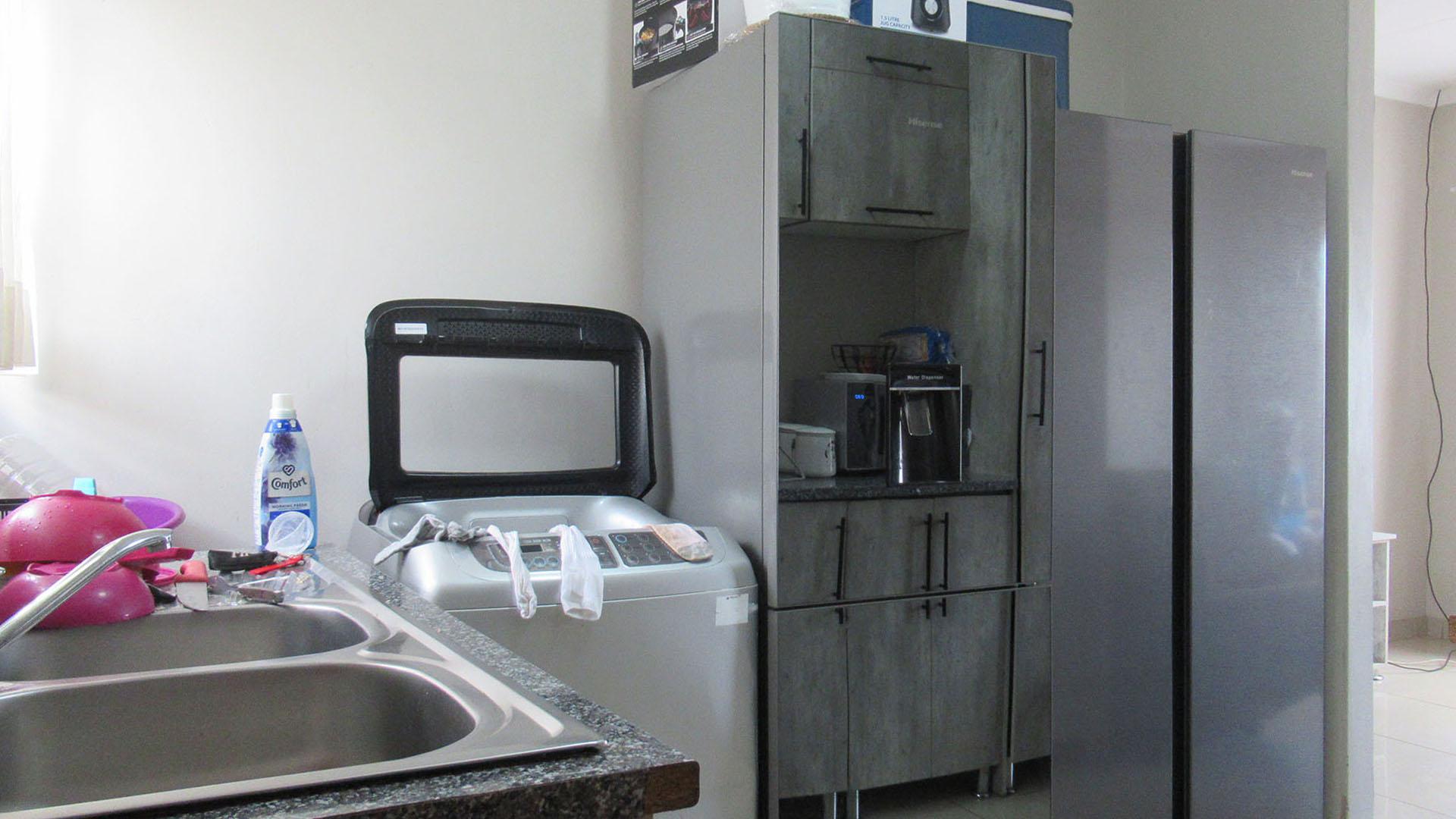 Kitchen - 8 square meters of property in Lehae