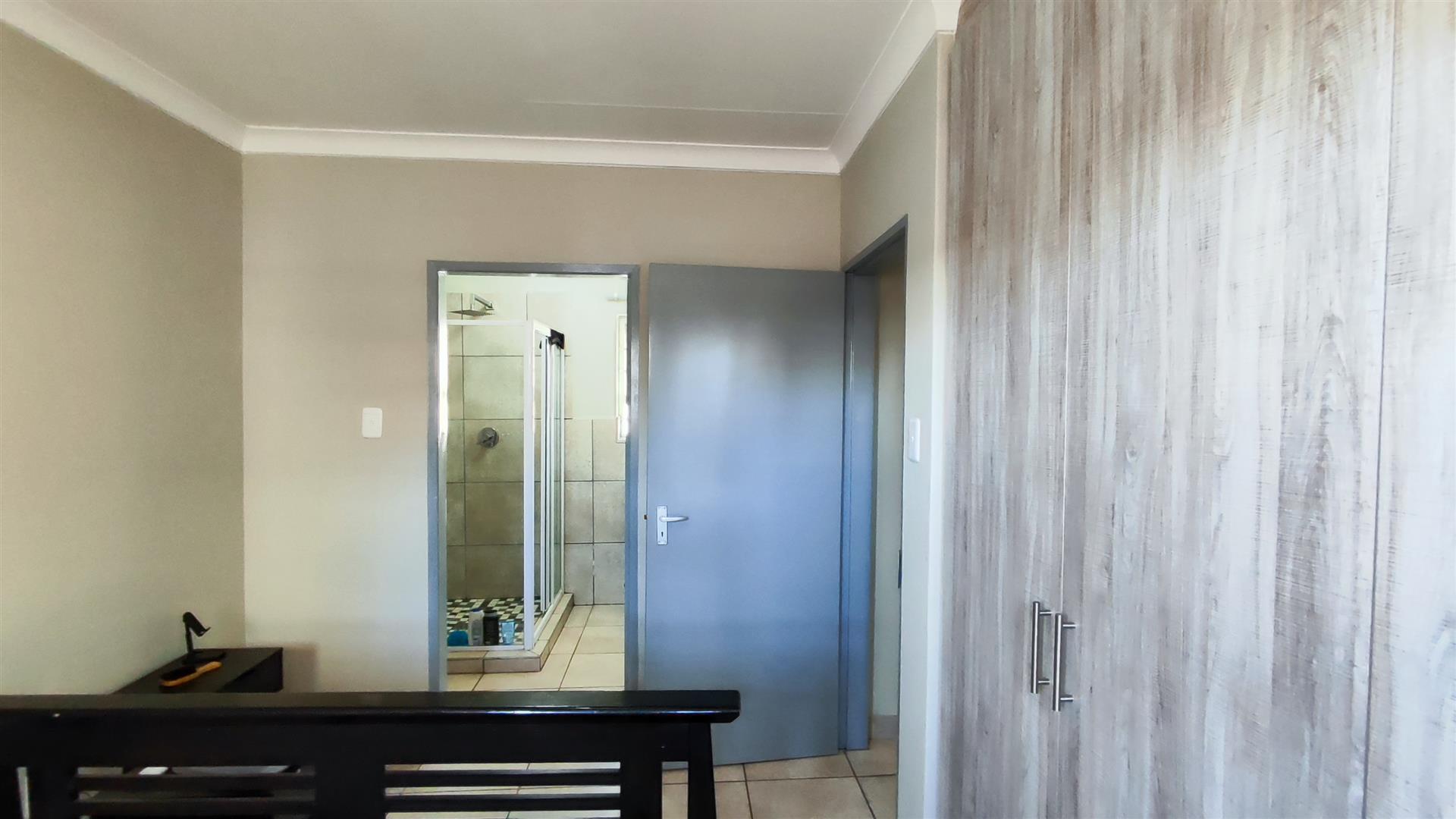 Main Bedroom - 12 square meters of property in Parkdene (JHB)