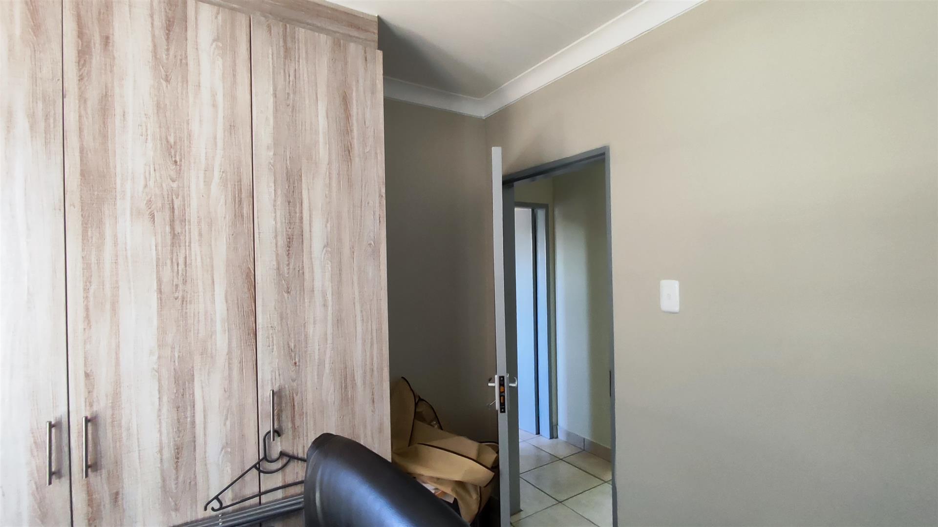 Bed Room 1 - 9 square meters of property in Parkdene (JHB)