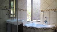 Bathroom 3+ - 14 square meters of property in Vandia Grove