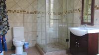 Bathroom 3+ - 14 square meters of property in Vandia Grove