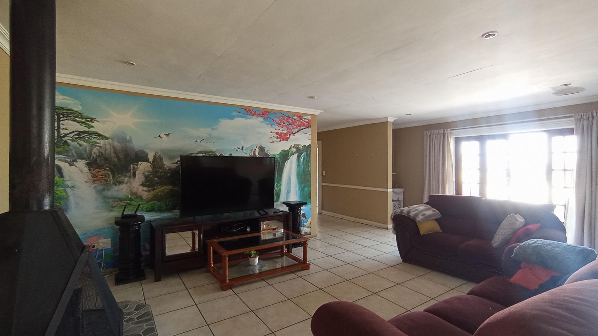 Lounges - 165 square meters of property in Versterpark