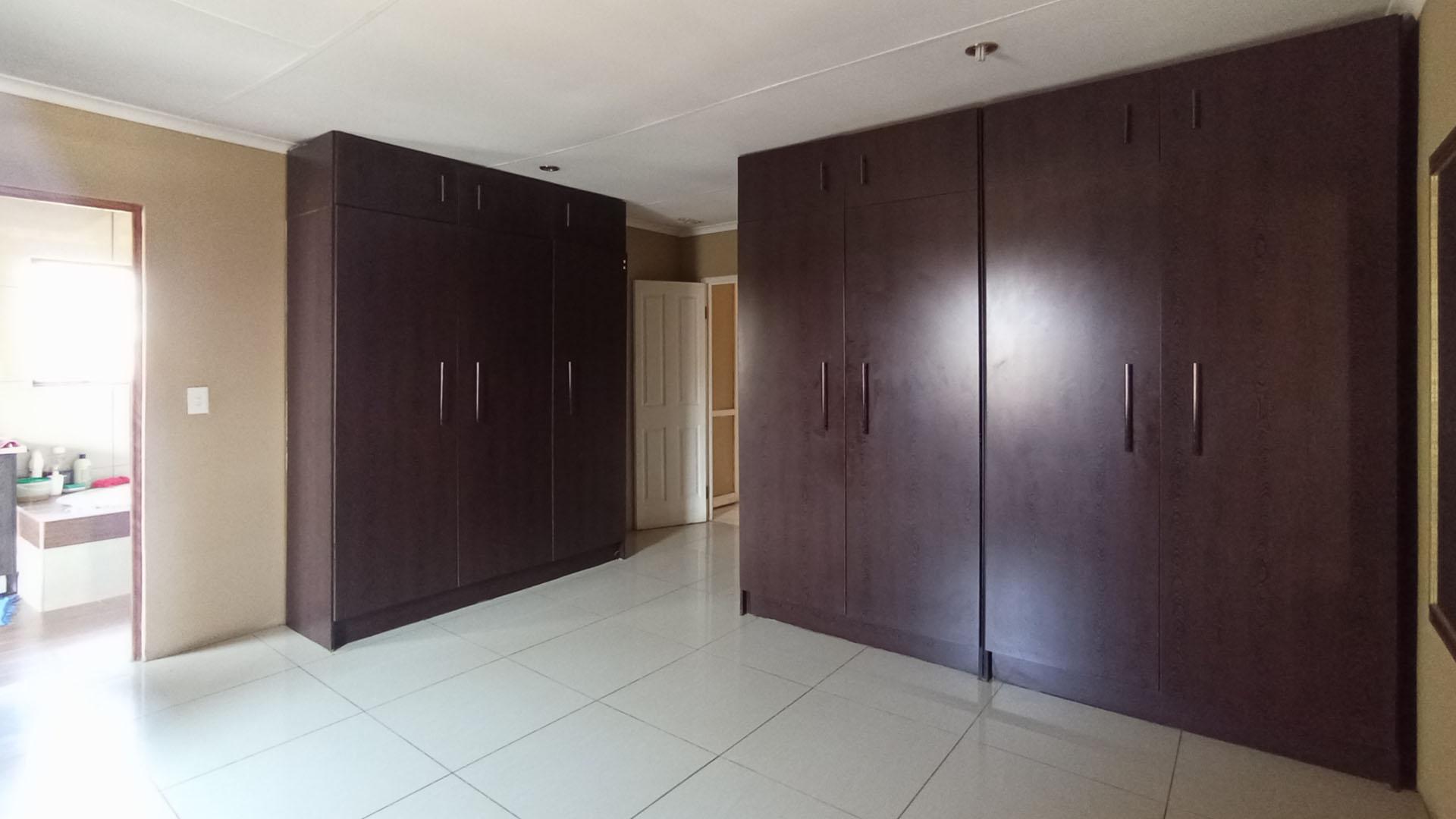 Main Bedroom - 58 square meters of property in Versterpark