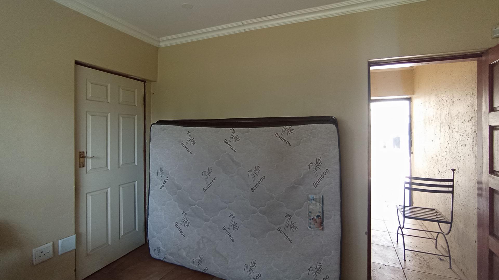 Staff Room - 25 square meters of property in Versterpark