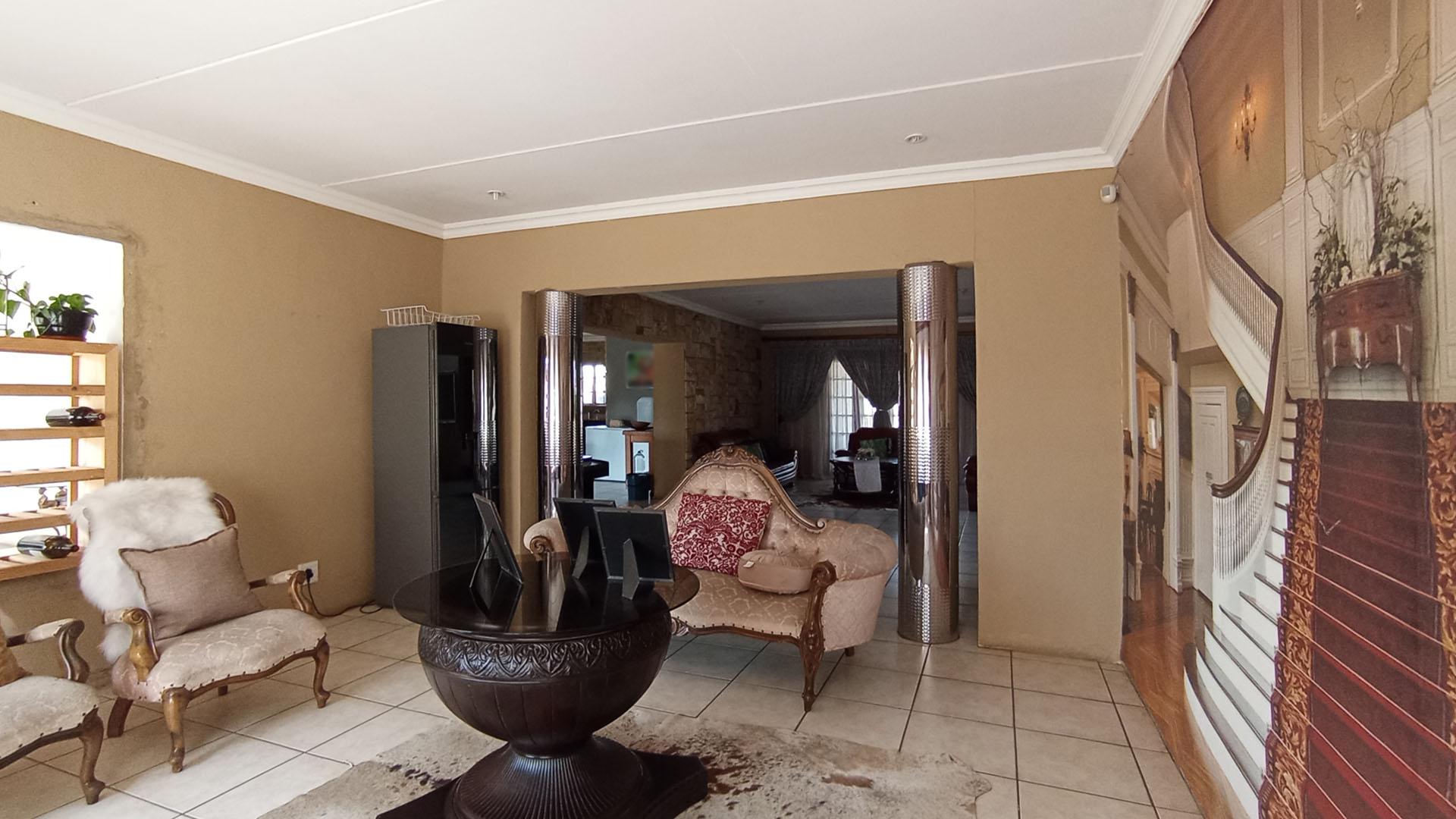 Lounges - 165 square meters of property in Versterpark