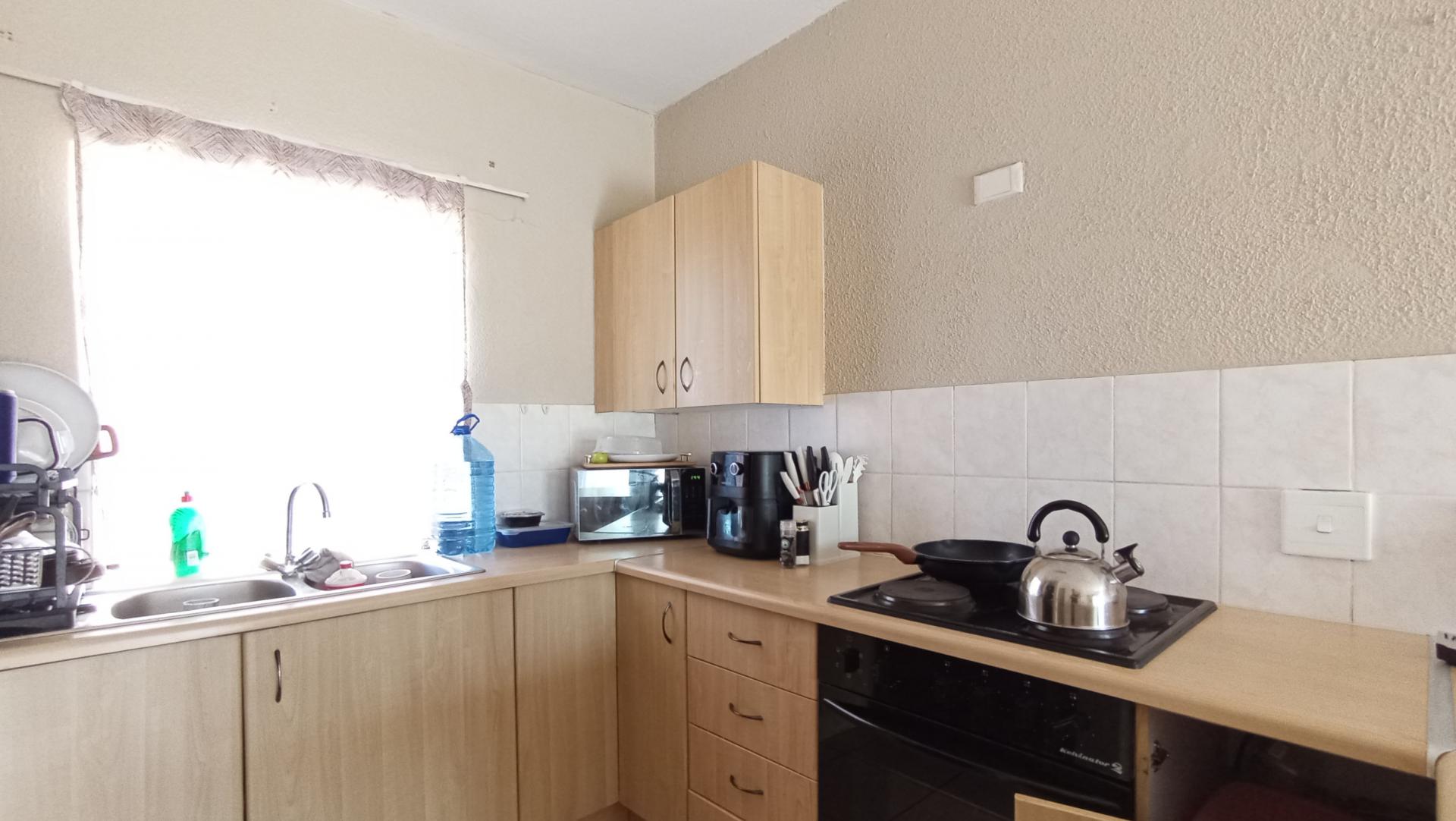 Kitchen - 9 square meters of property in Willowbrook