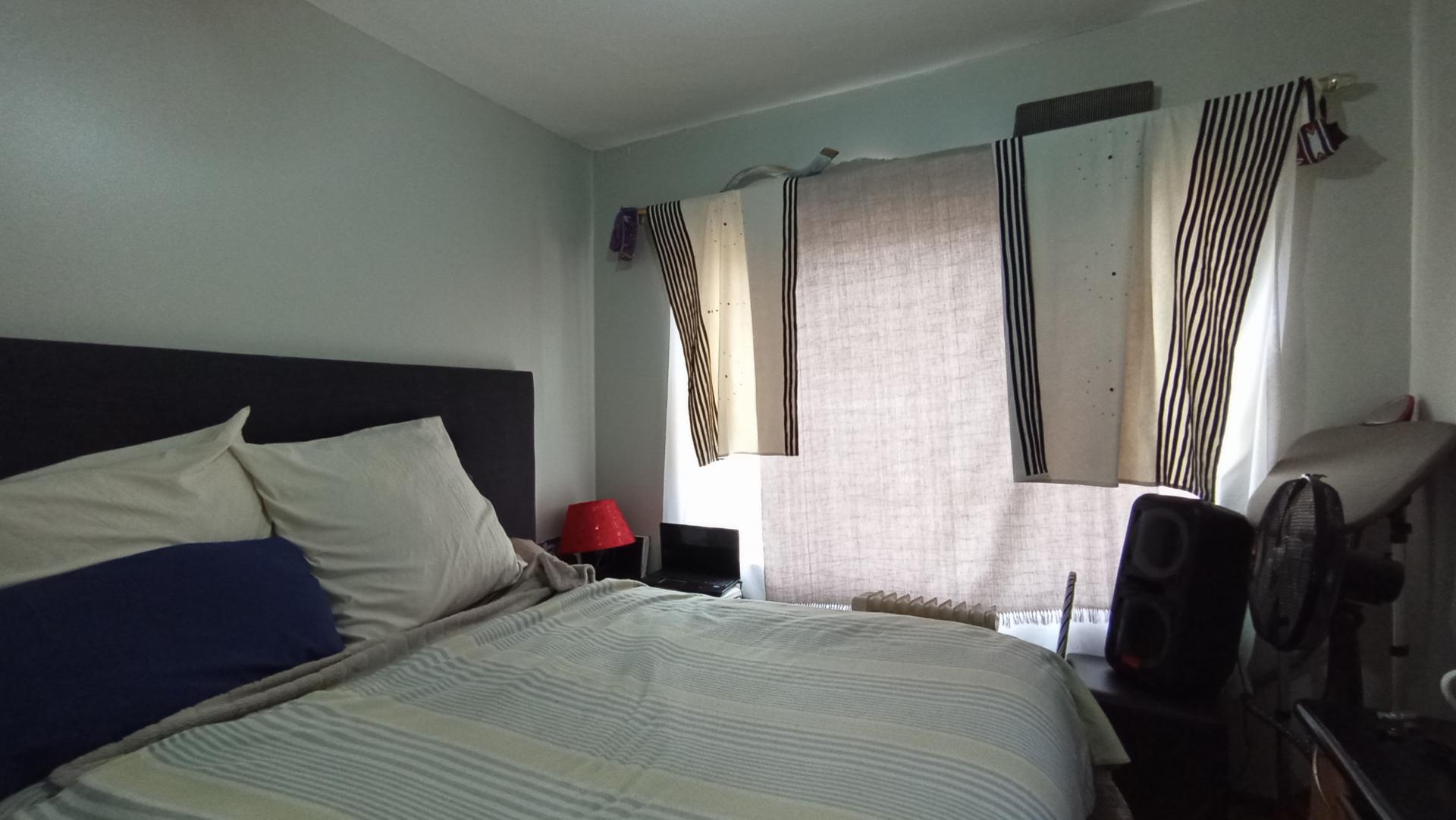 Bed Room 1 - 12 square meters of property in Auckland Park