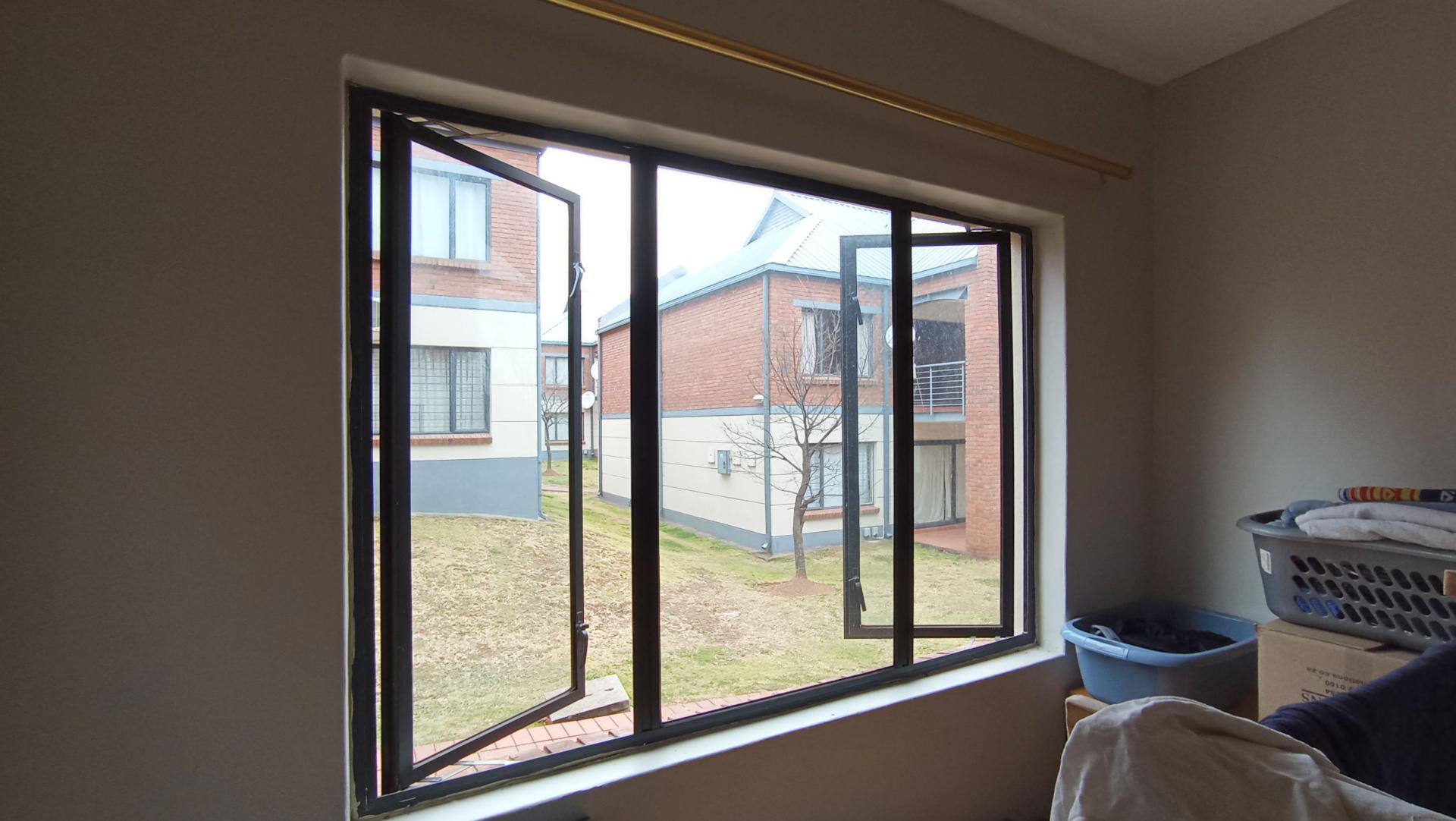 Bed Room 2 - 13 square meters of property in Auckland Park