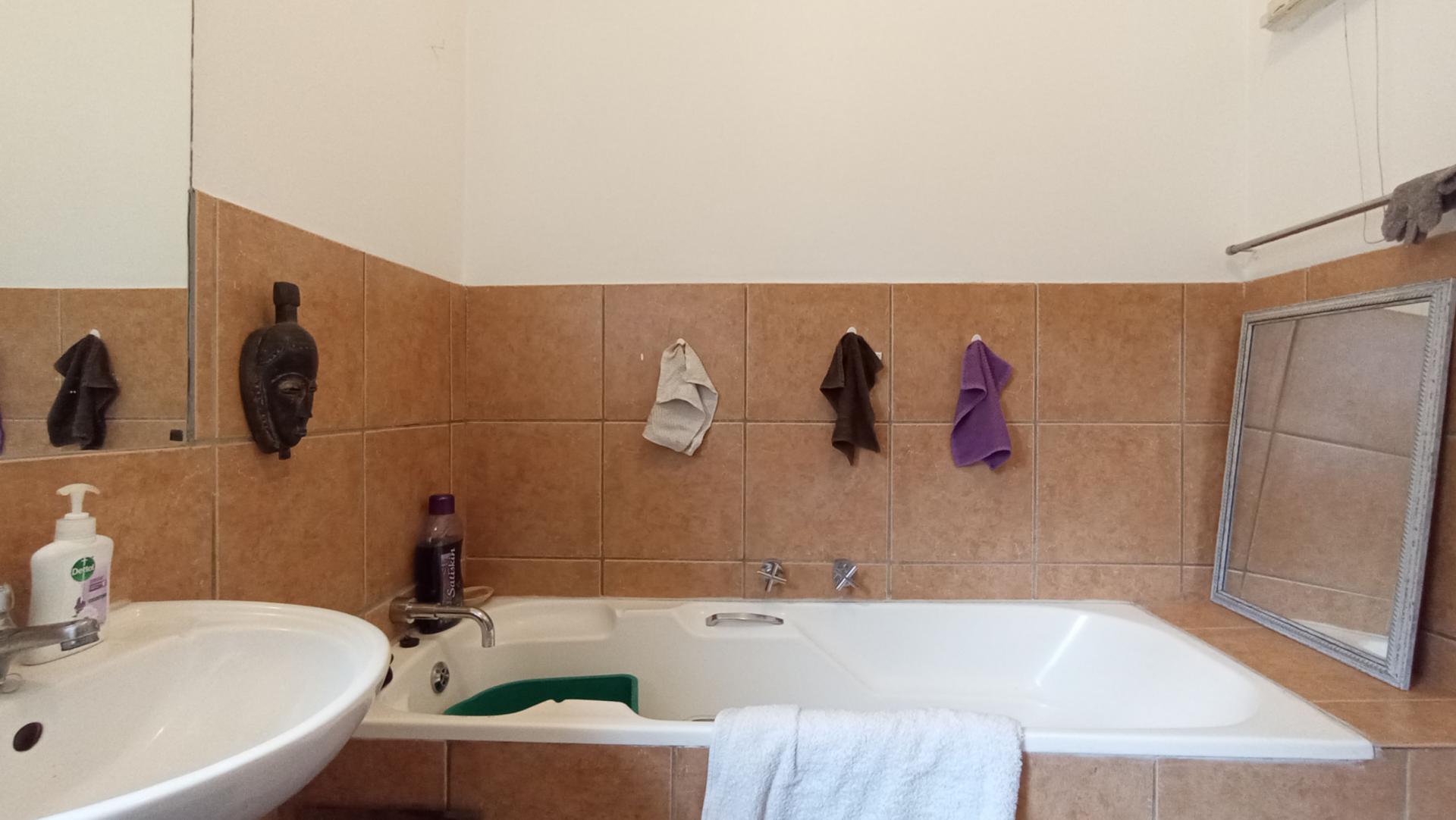 Bathroom 1 - 6 square meters of property in Auckland Park