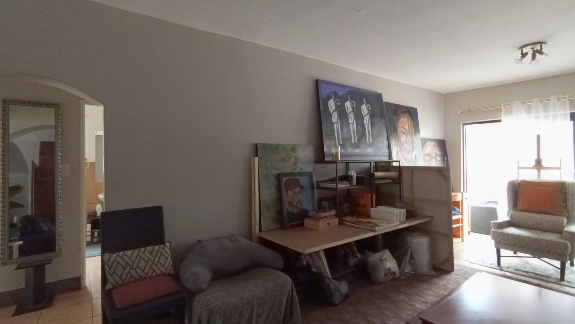 Lounges - 26 square meters of property in Auckland Park
