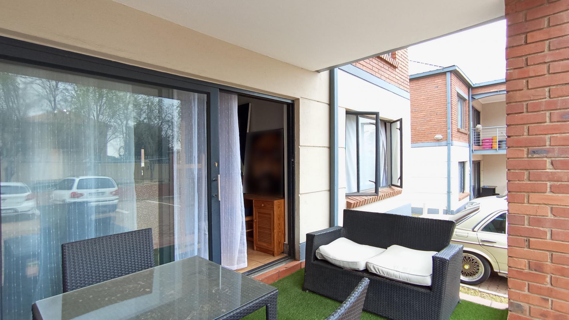 Patio - 8 square meters of property in Auckland Park