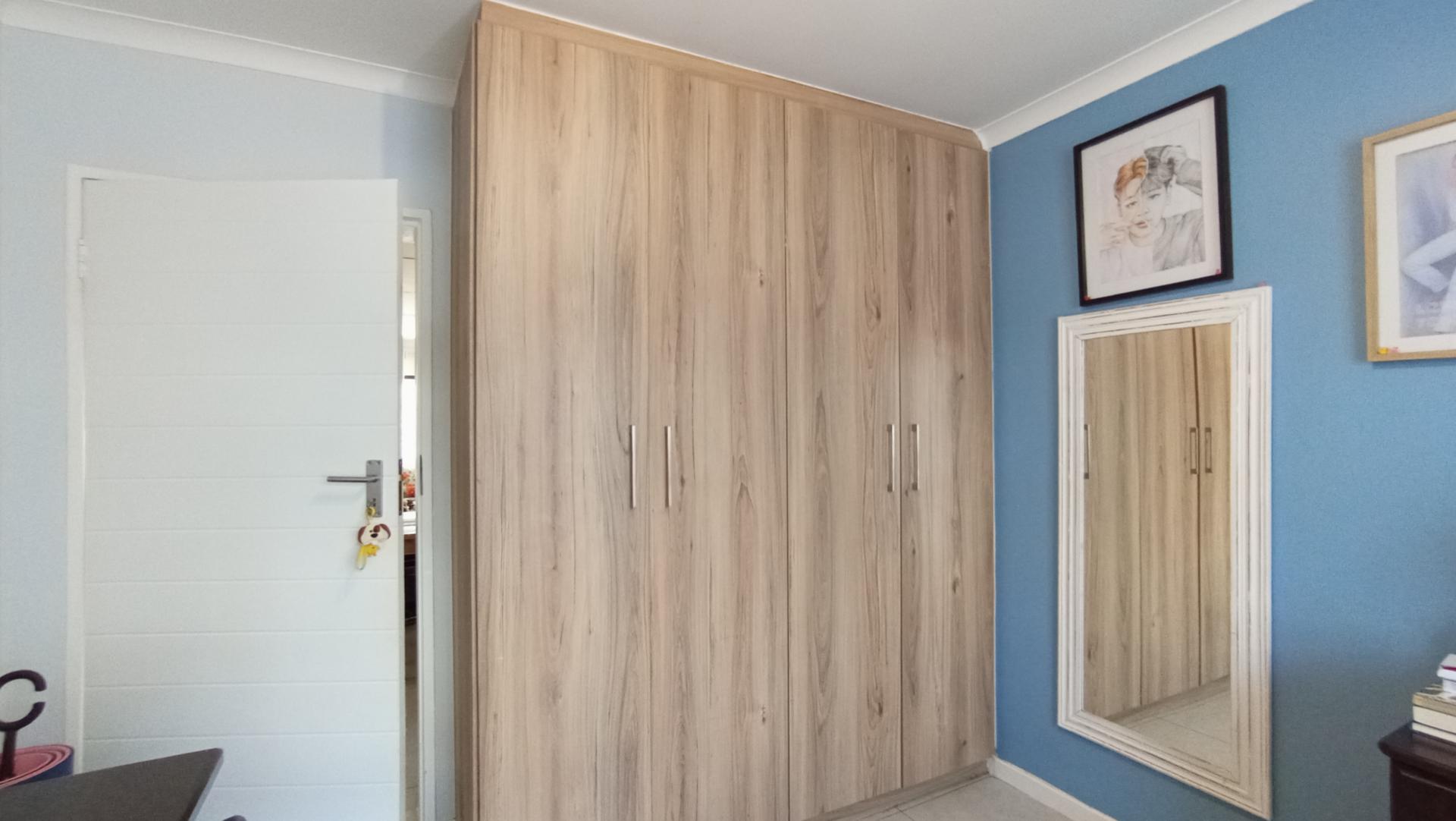 Bed Room 2 - 10 square meters of property in Longlake 