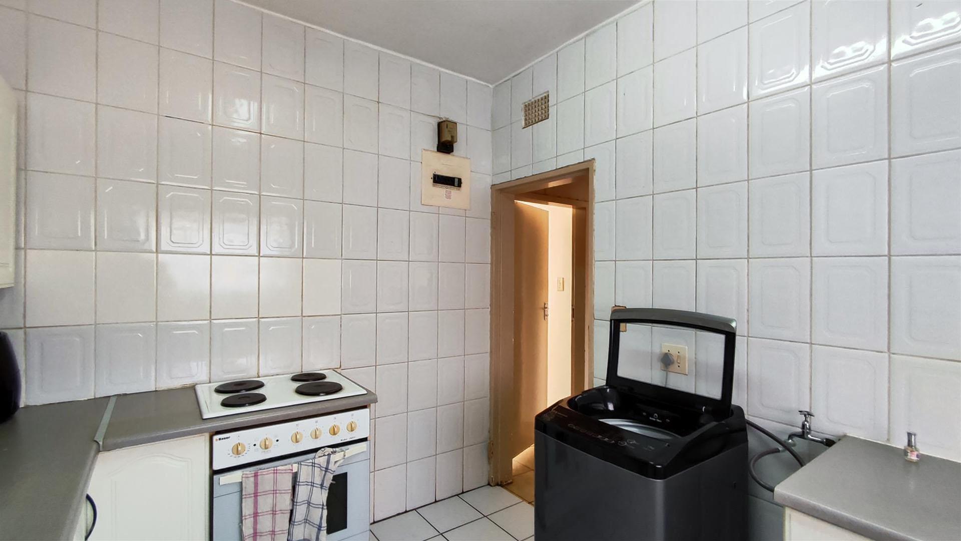 Kitchen - 12 square meters of property in Kempton Park