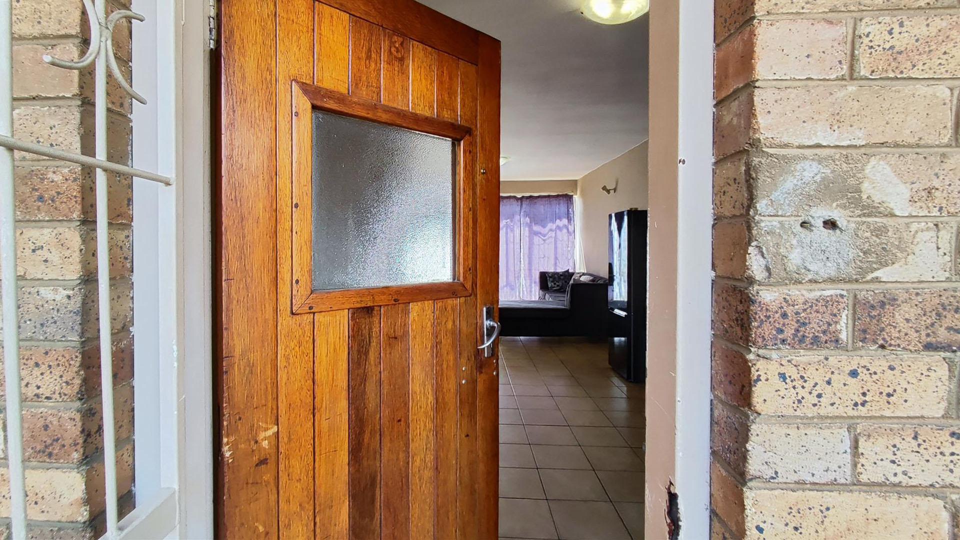 Front View of property in Kempton Park
