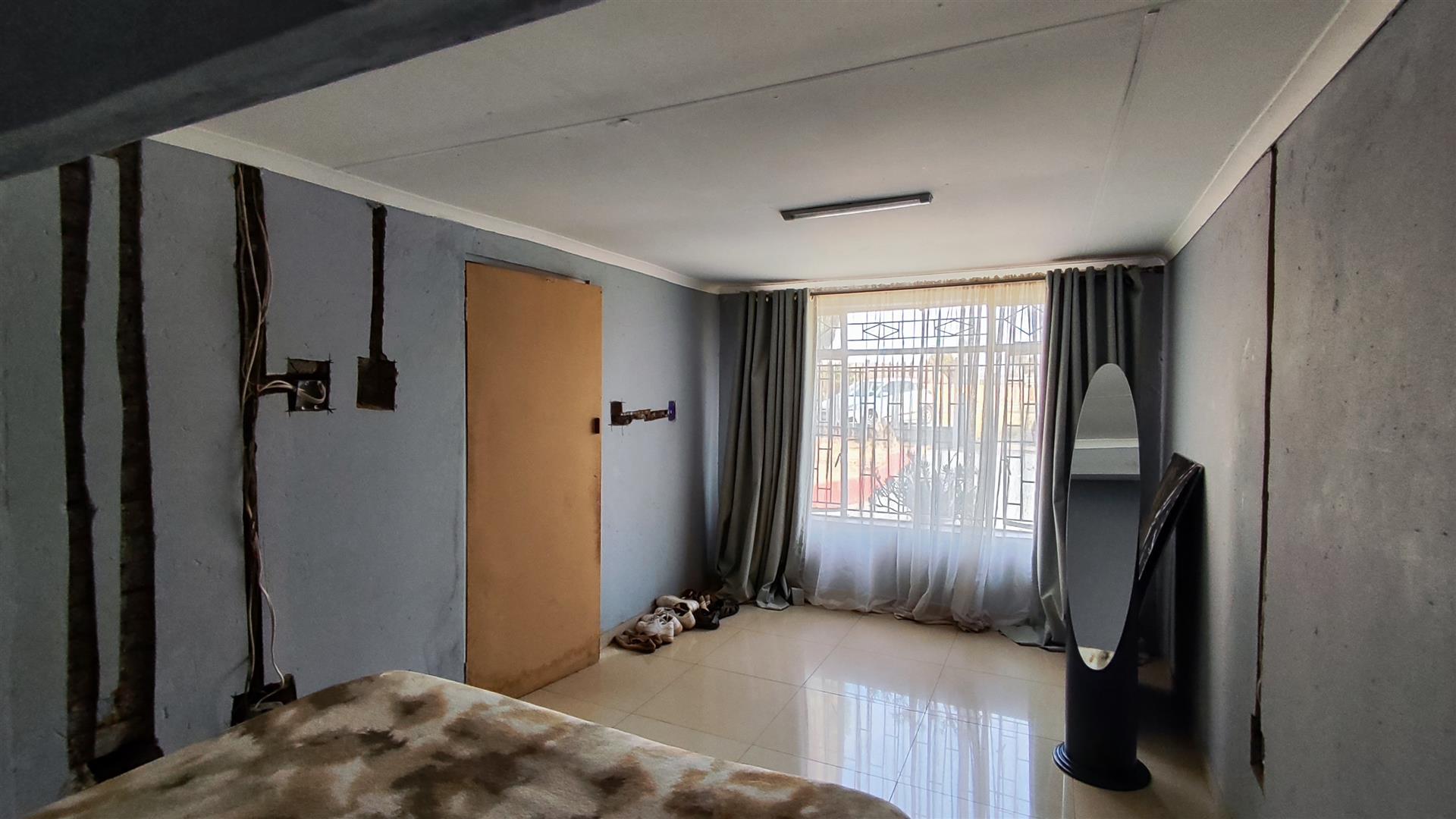 Bed Room 1 - 17 square meters of property in Brakpan