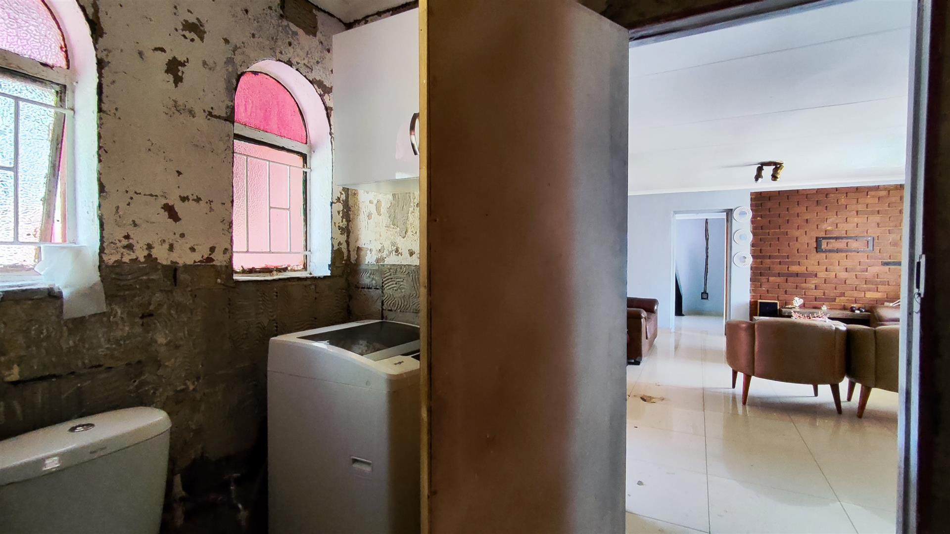 Bathroom 1 - 8 square meters of property in Brakpan