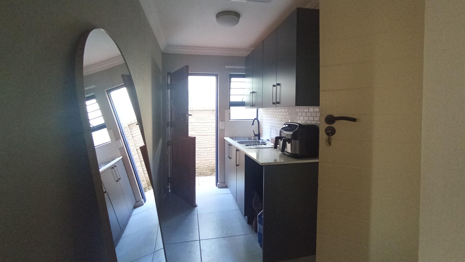 Scullery - 8 square meters of property in Montana