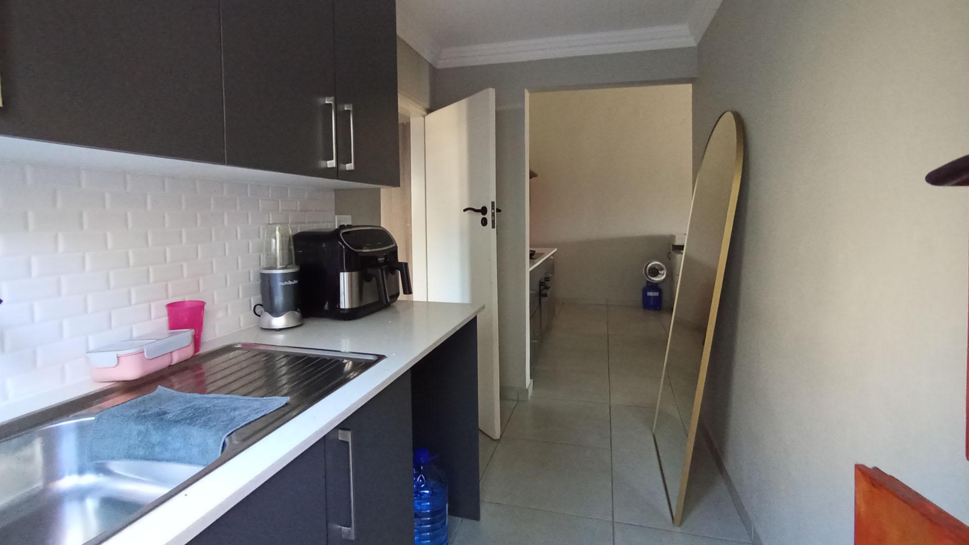 Scullery - 8 square meters of property in Montana