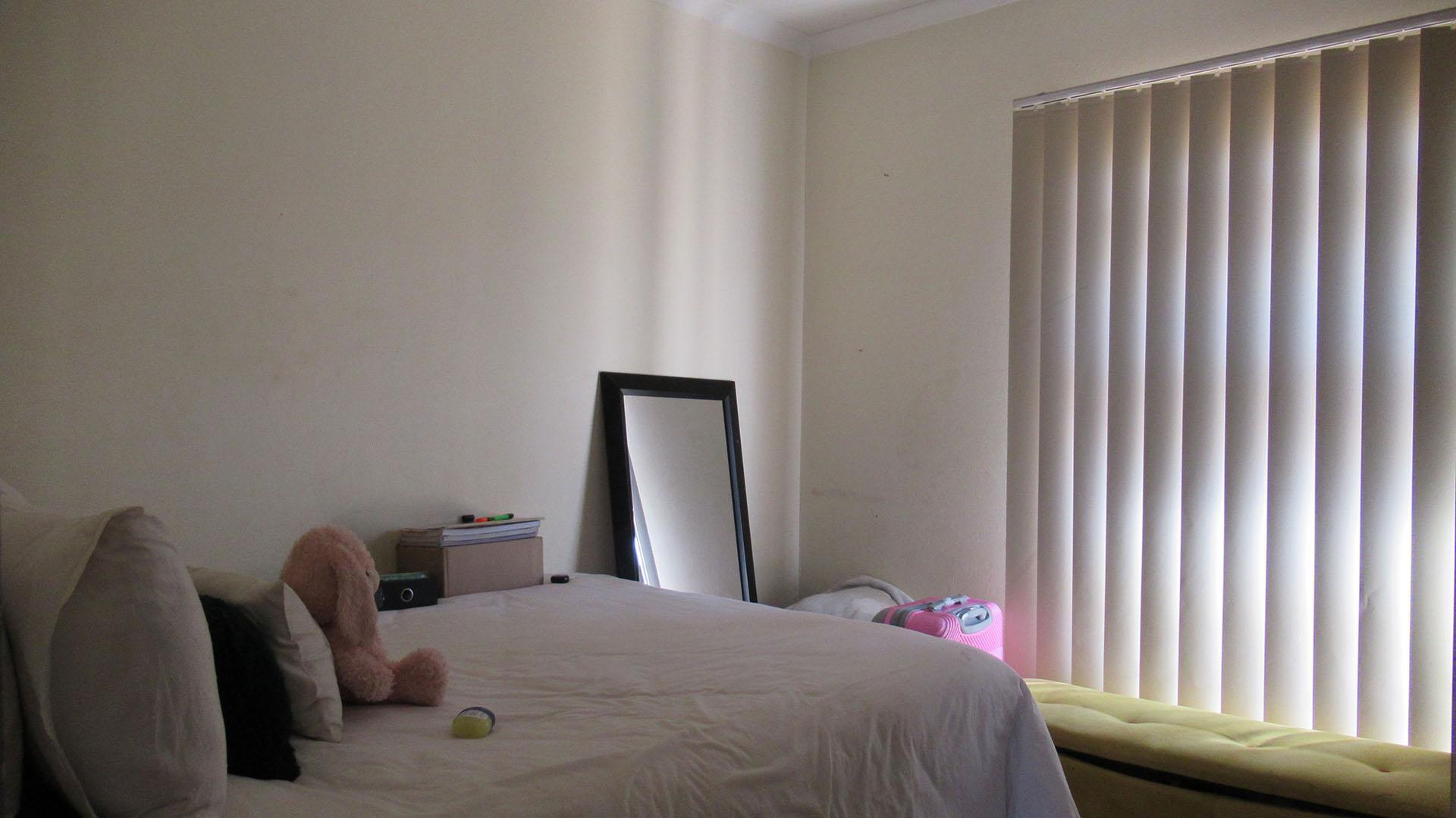 Bed Room 2 - 9 square meters of property in Roodepoort