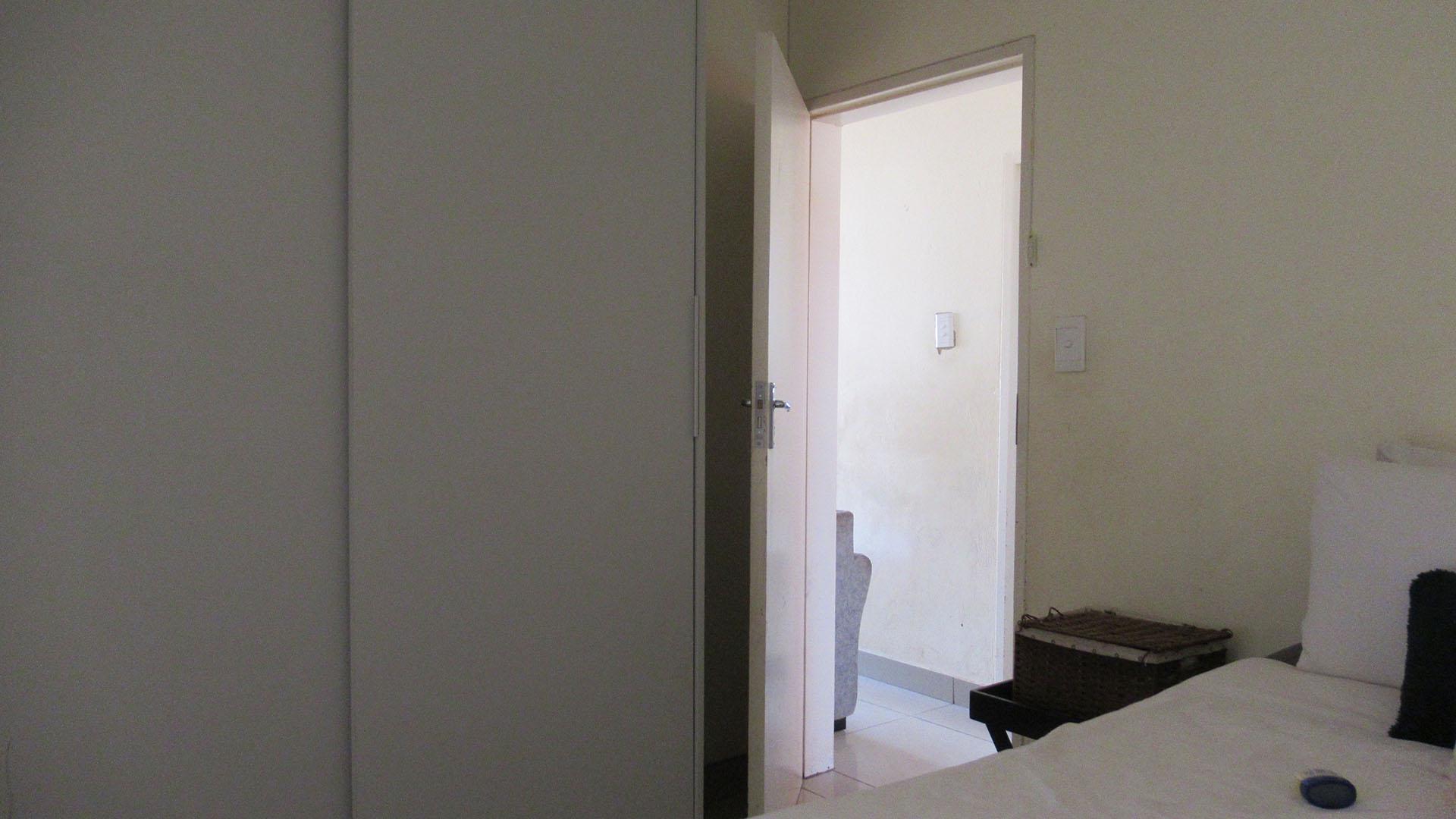 Bed Room 2 - 9 square meters of property in Roodepoort