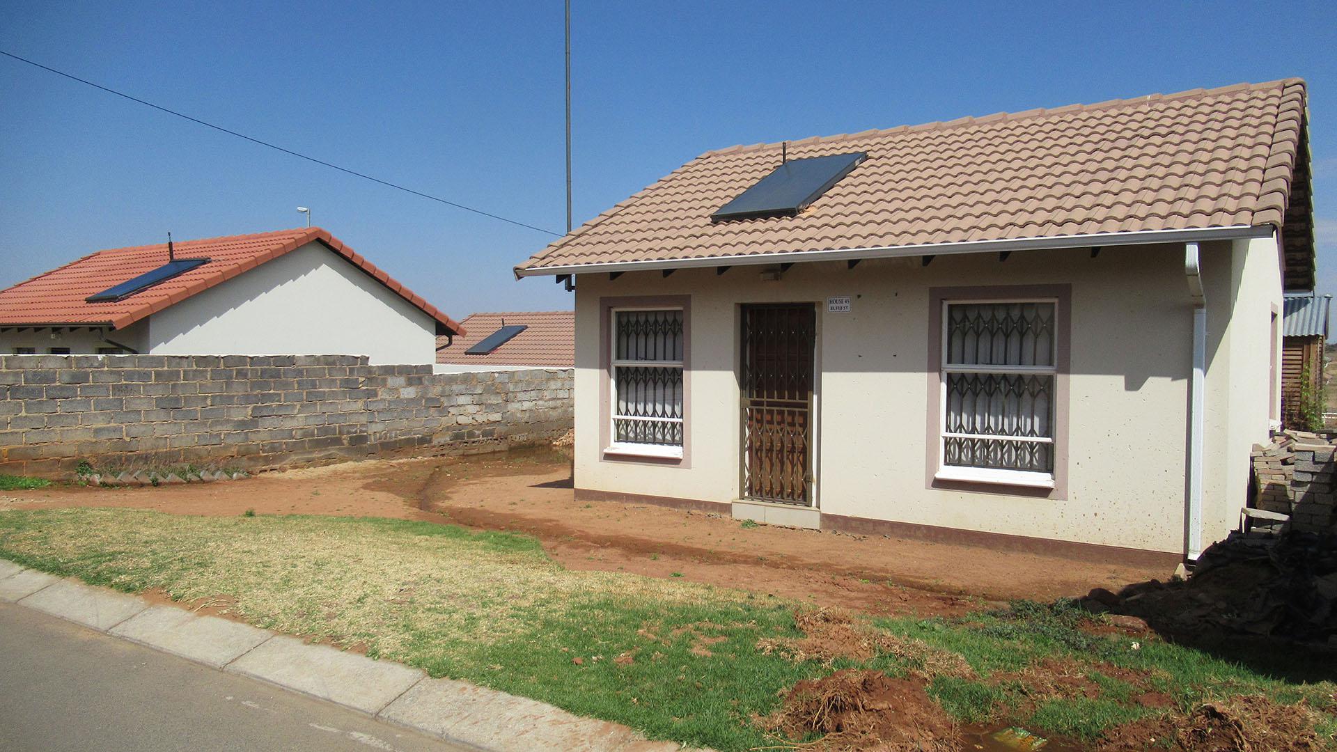 Front View of property in Roodepoort