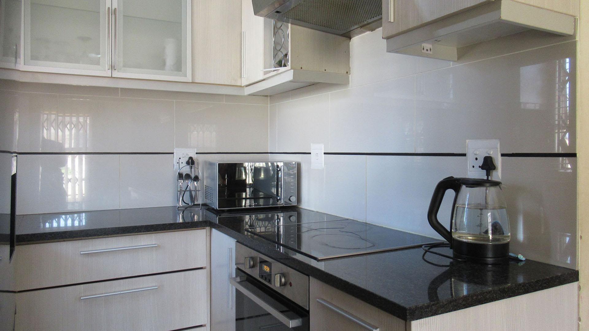 Kitchen - 3 square meters of property in Roodepoort