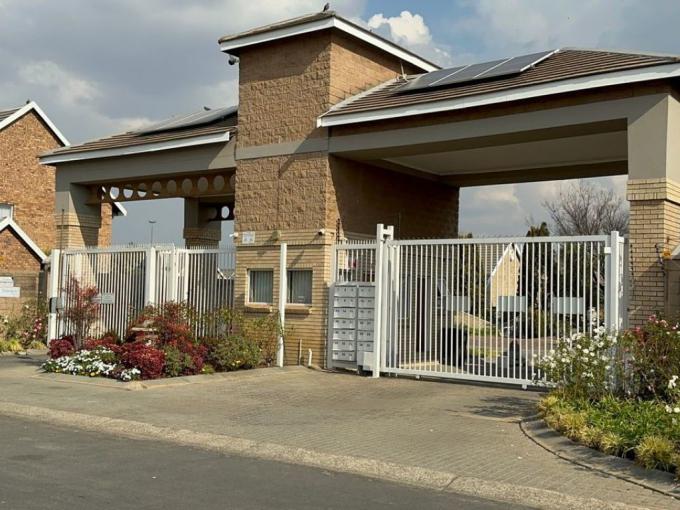 3 Bedroom Sectional Title for Sale For Sale in Sharon Park - MR688461