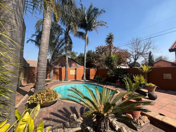 5 Bedroom House for Sale For Sale in Die Heuwel - MR688468