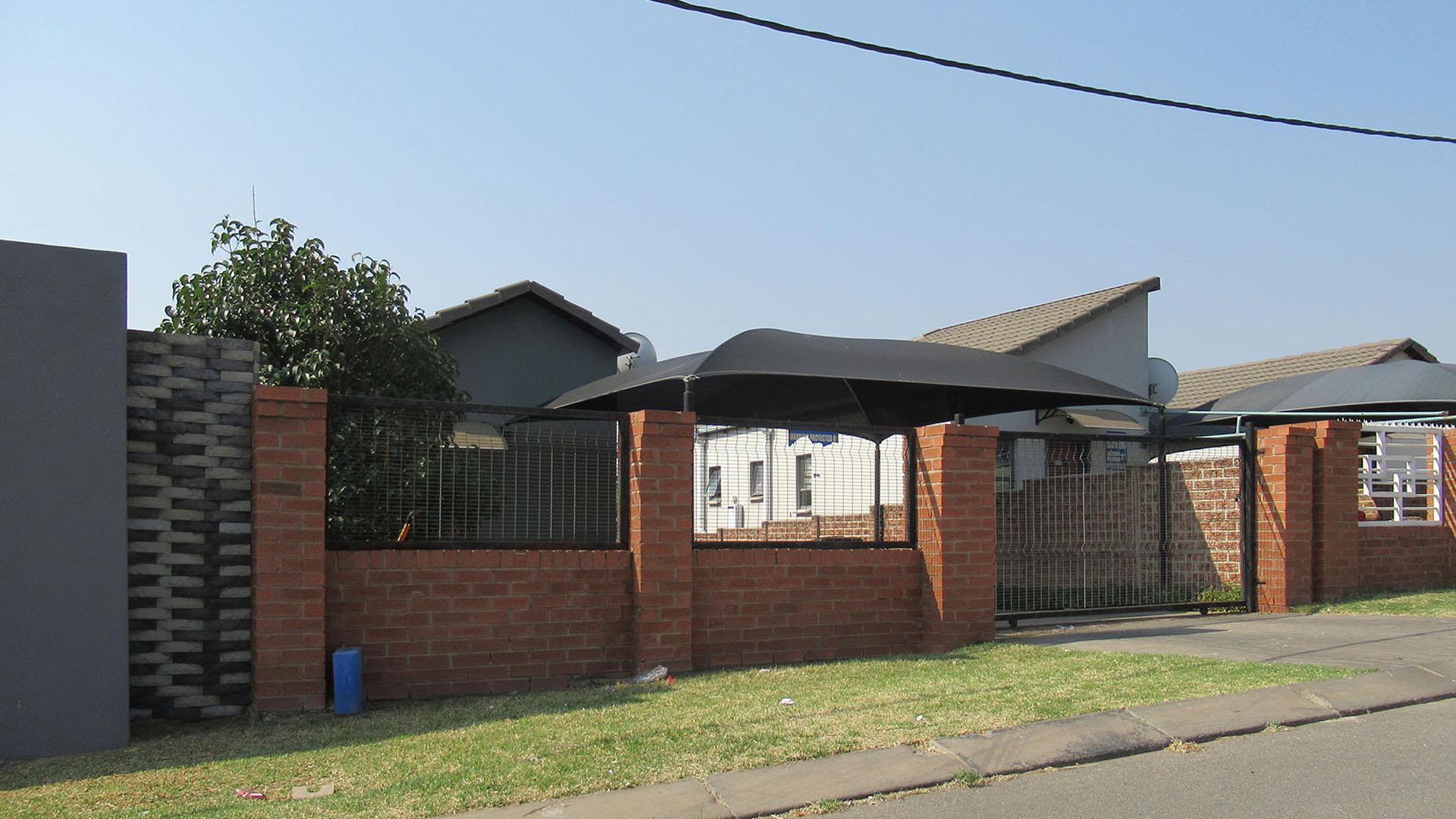Front View of property in South Hills