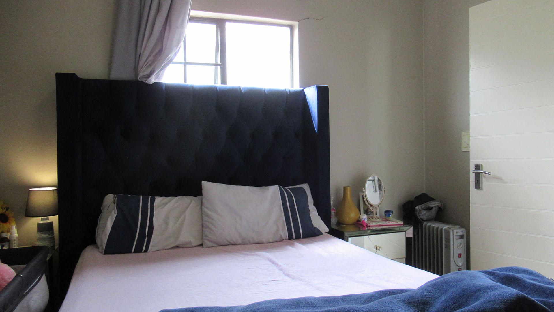 Bed Room 1 - 6 square meters of property in South Hills