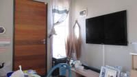 Lounges - 9 square meters of property in South Hills