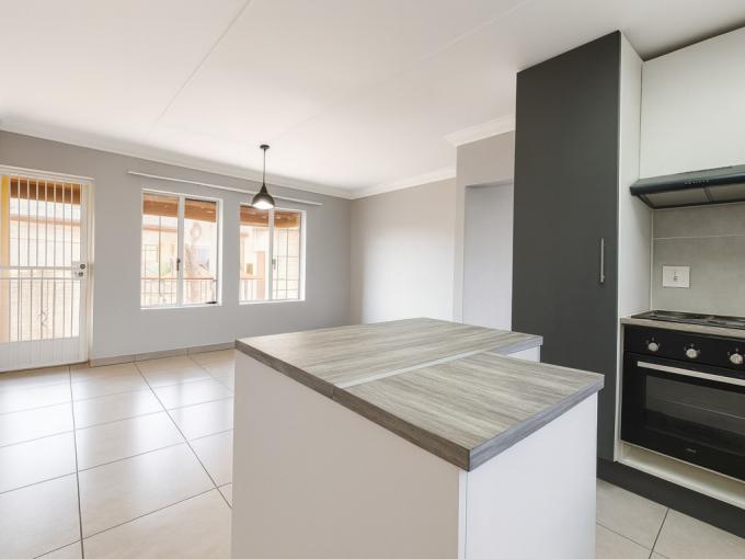 2 Bedroom Apartment for Sale For Sale in Horison - MR688486