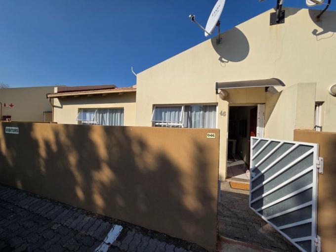 2 Bedroom Simplex for Sale For Sale in Meyersdal - MR688492