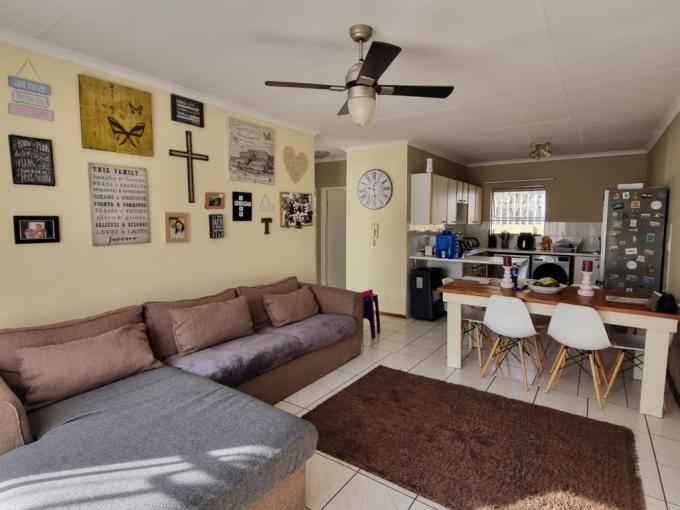2 Bedroom Simplex for Sale For Sale in Meyersdal - MR688500