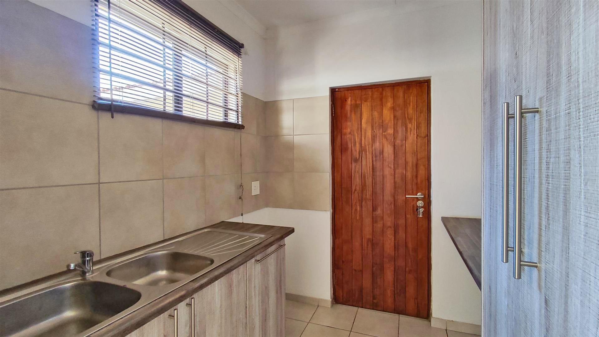 Scullery - 6 square meters of property in Brentwood Park AH