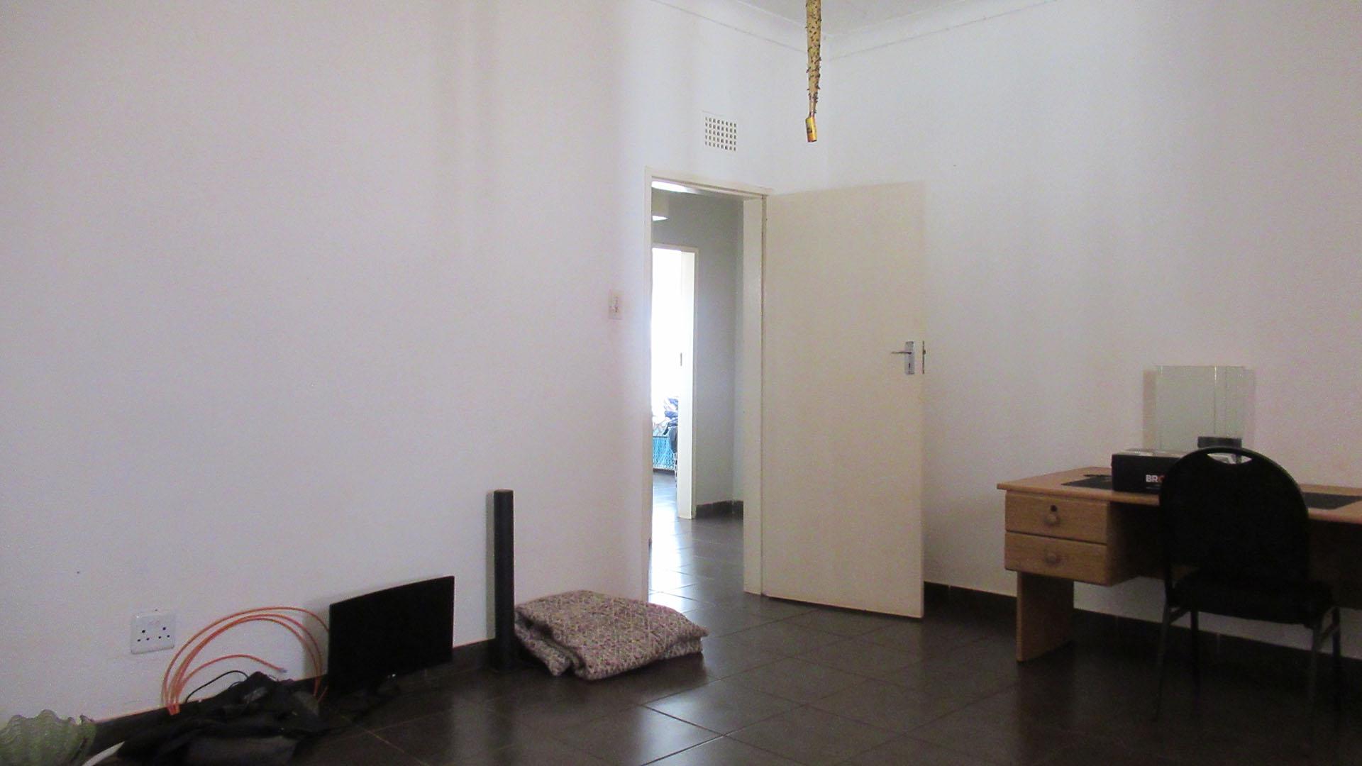 Bed Room 1 - 20 square meters of property in Wolfelea AH