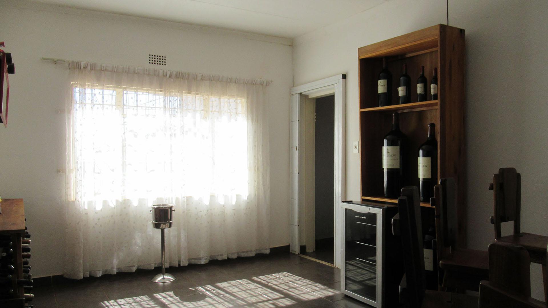 Entertainment - 49 square meters of property in Wolfelea AH