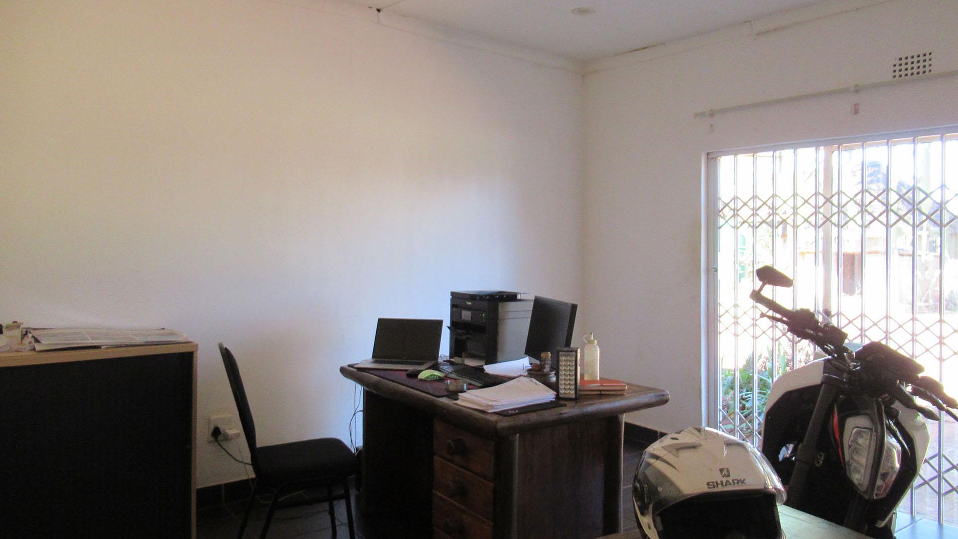 Bed Room 4 - 23 square meters of property in Wolfelea AH