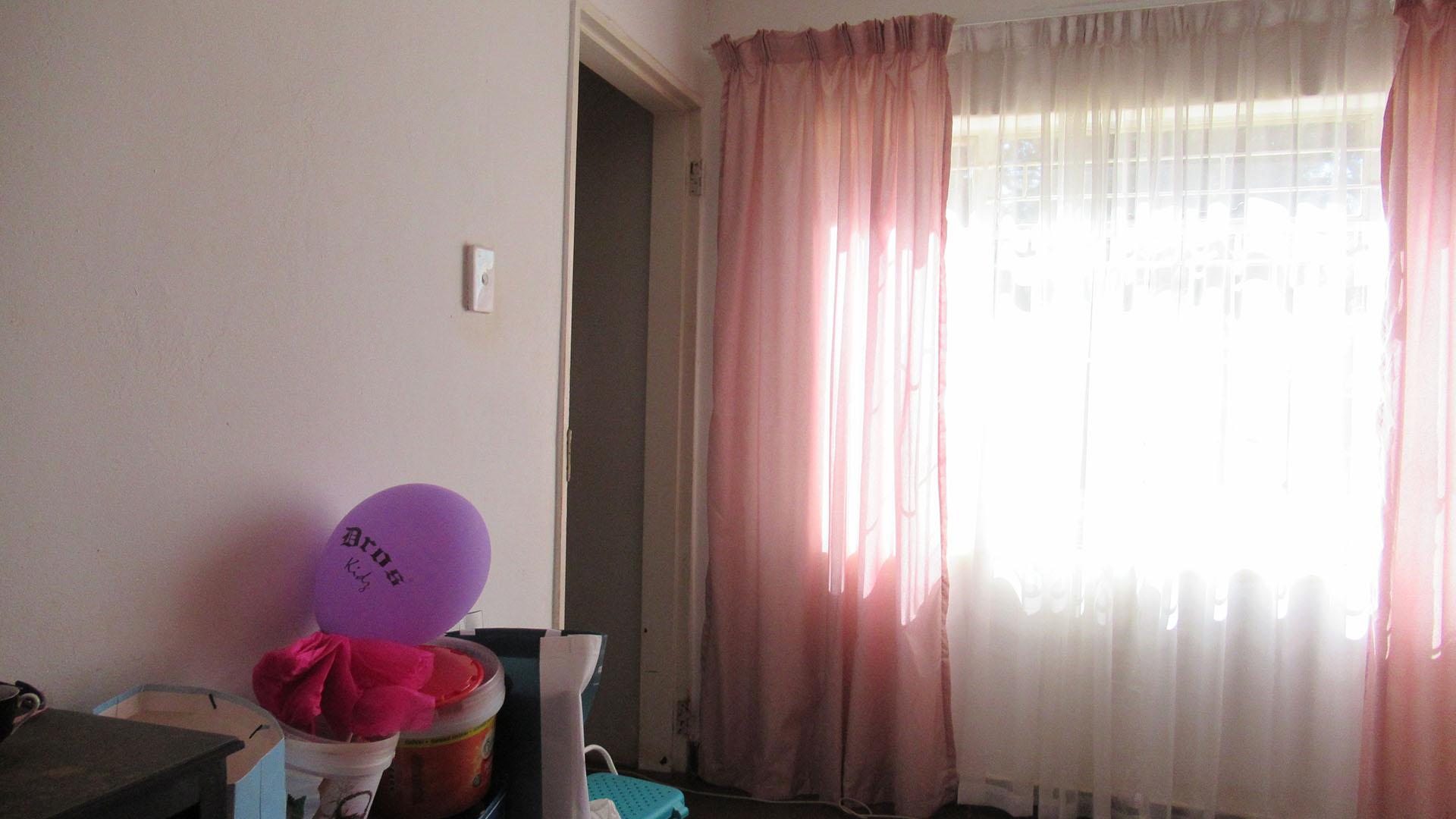 Bed Room 5+ - 81 square meters of property in Wolfelea AH