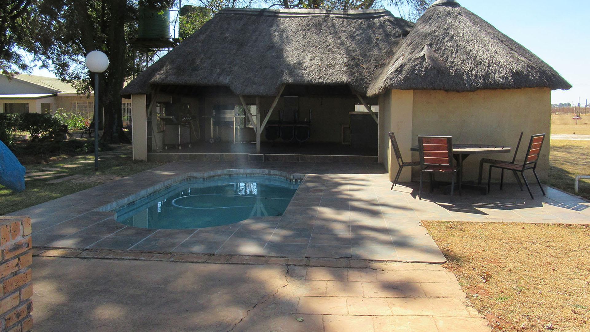 Entertainment - 49 square meters of property in Wolfelea AH