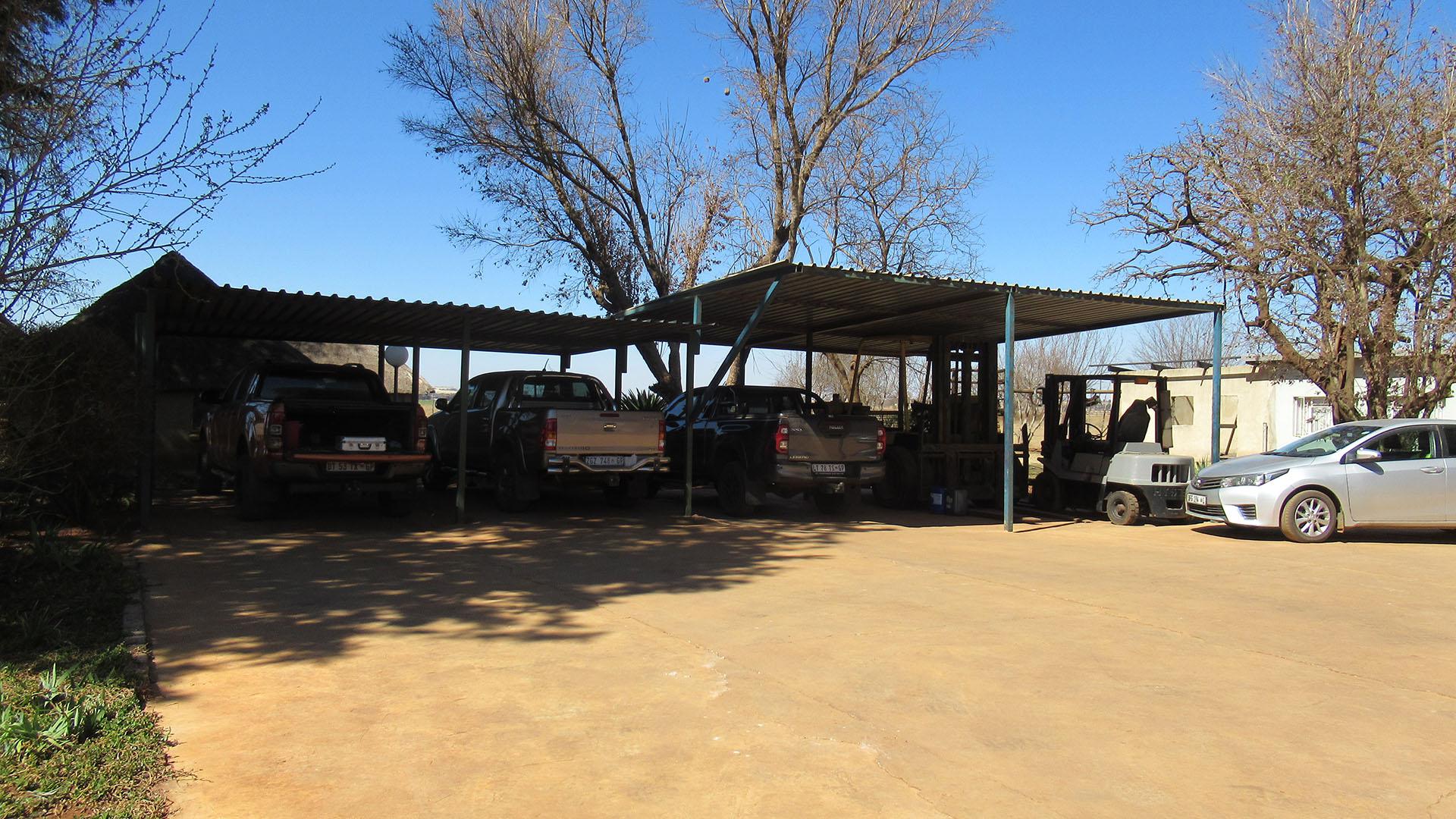 Spaces - 31 square meters of property in Wolfelea AH