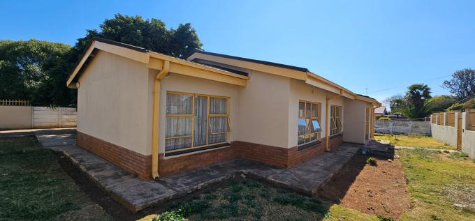 3 Bedroom House for Sale For Sale in Jan Niemand Park - MR688509