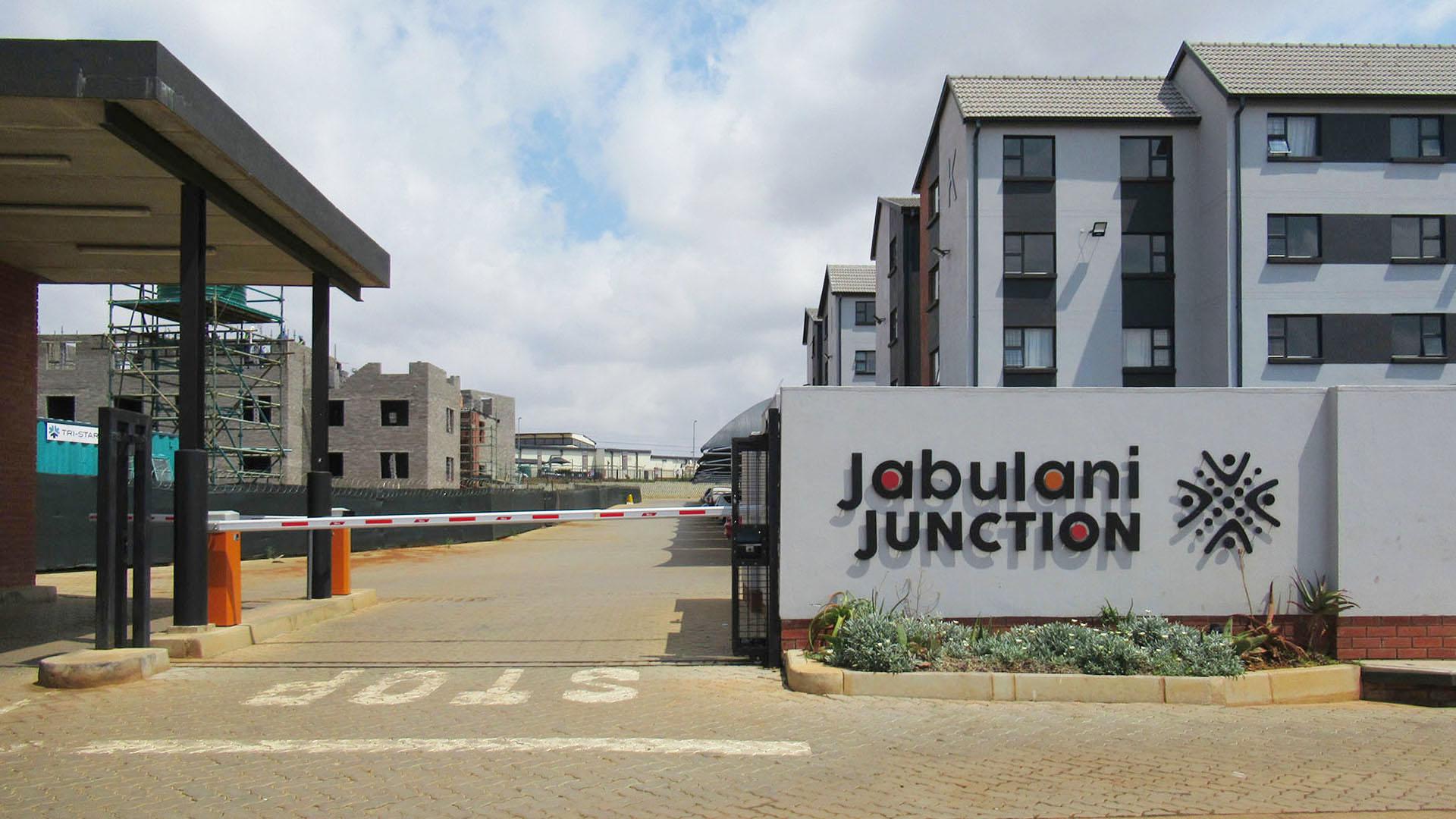 Front View of property in Jabulani